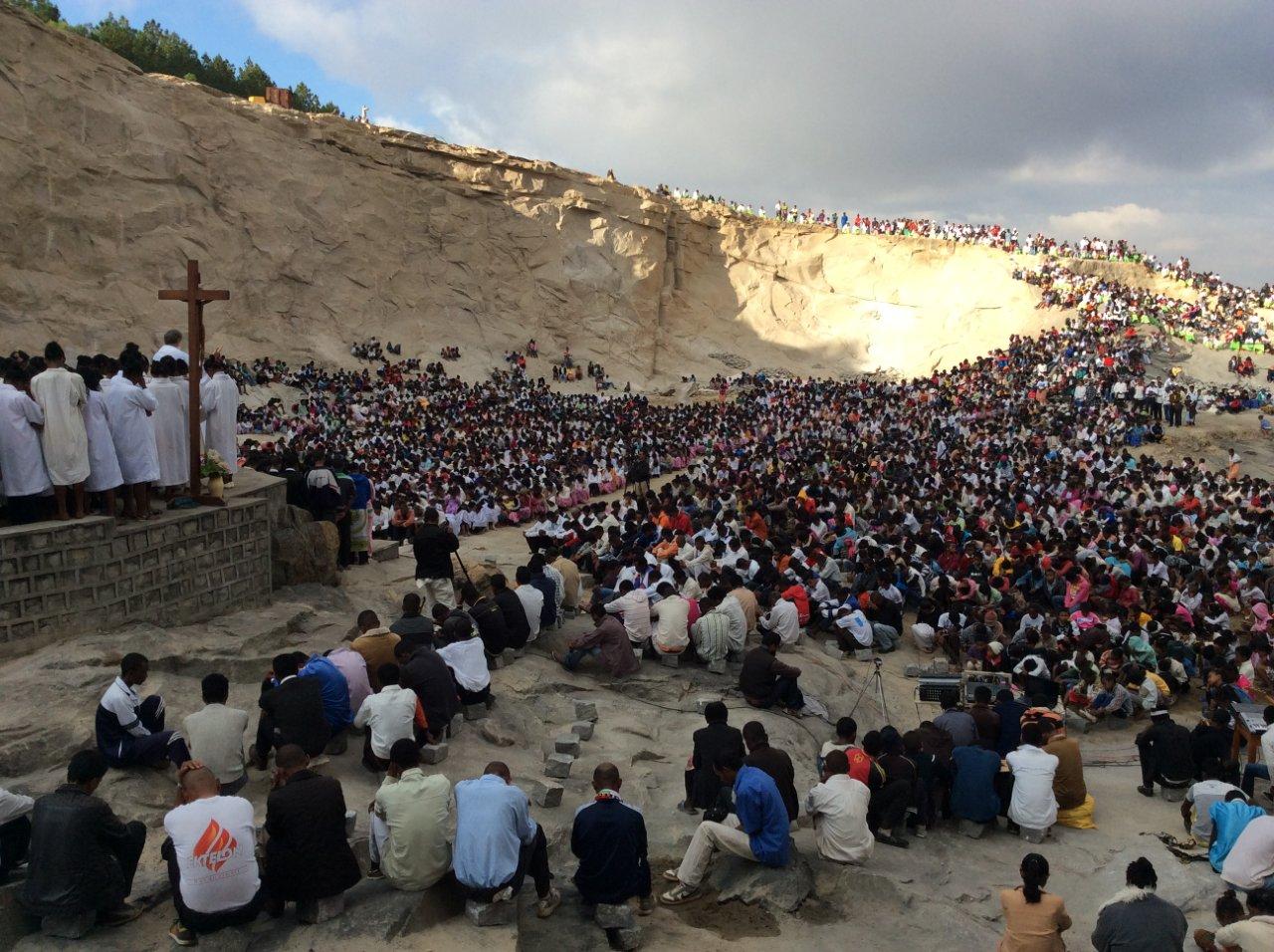 Mayo 2015 – Misa de la Ascensión en la Catedral de piedra