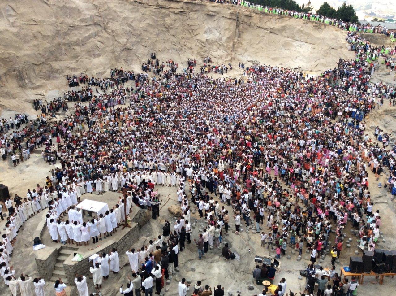 Mai 2015 – Messe de l’Ascension dans la Cathédrale de pierre